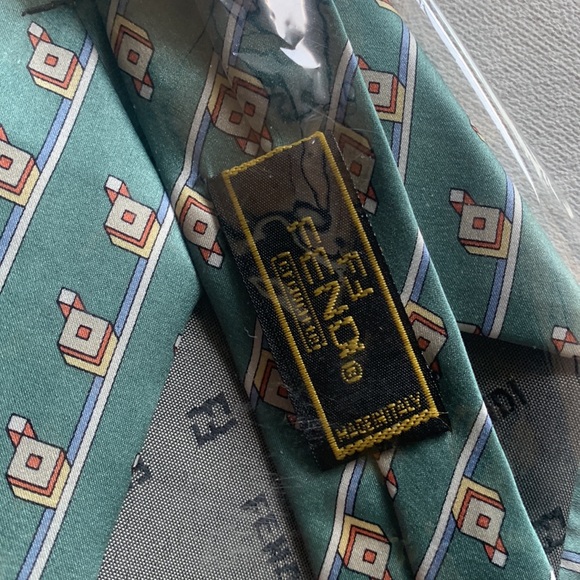 Fendi necktie brand new ranked A - Picture 4 of 4